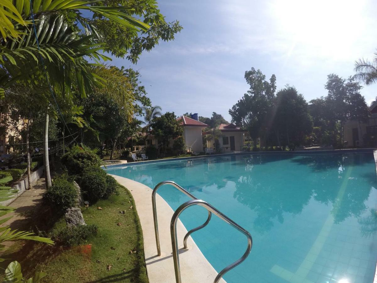 Hotel Reddoorz Premium @ Napaling Point Tangnan Esterno foto