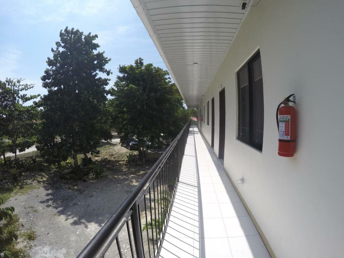 Hotel Reddoorz Premium @ Napaling Point Tangnan Esterno foto